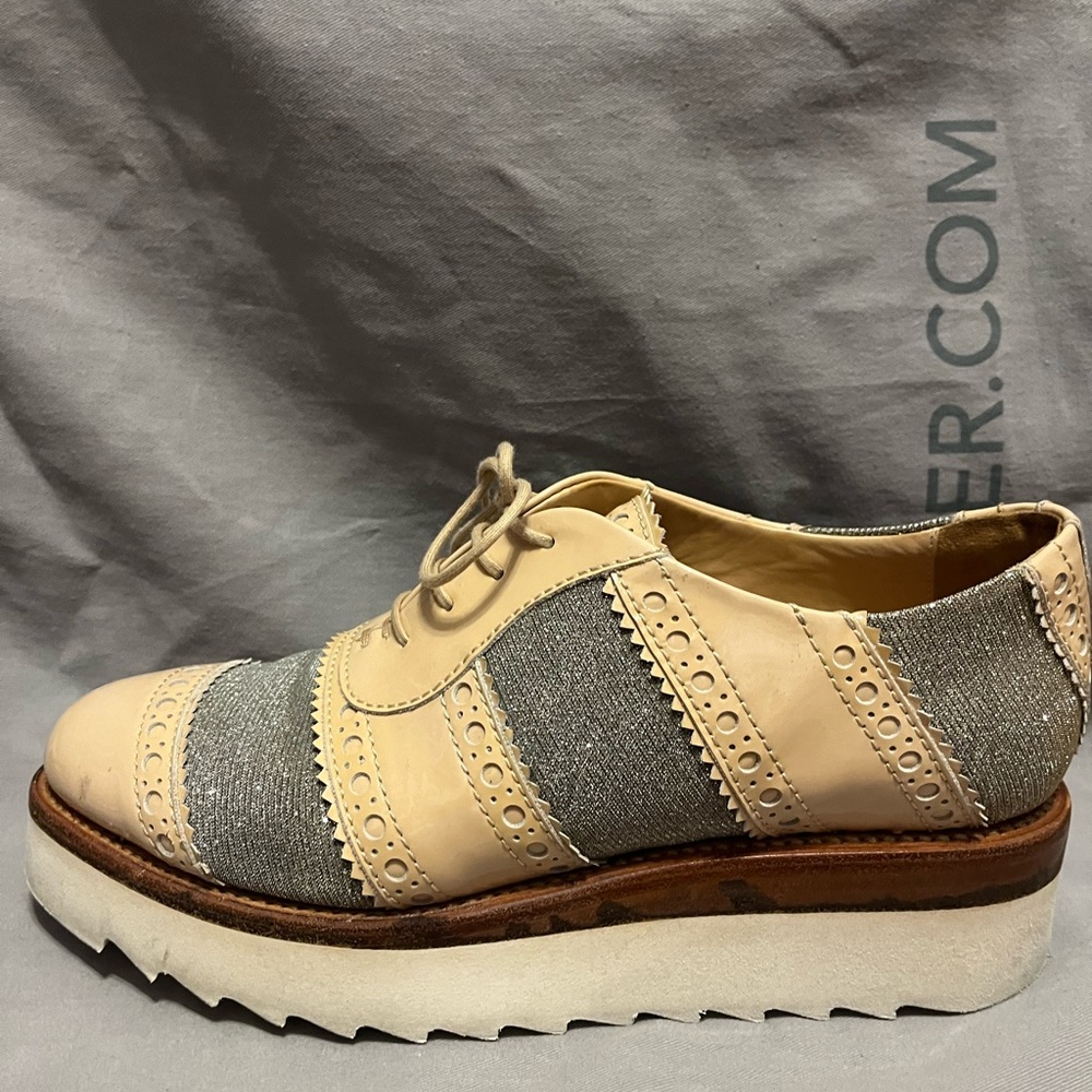 Office of Angela Scott Platform Oxfords. Silver and cream size 9.5 / 39.5